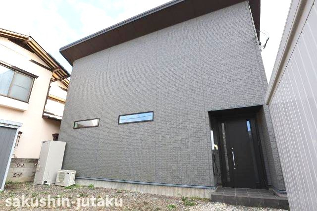 長作台２丁目　中古戸建の外観|長作台２丁目　2016年建築　平屋建　土地約51坪付き　シャッタ―付バイクガレージ