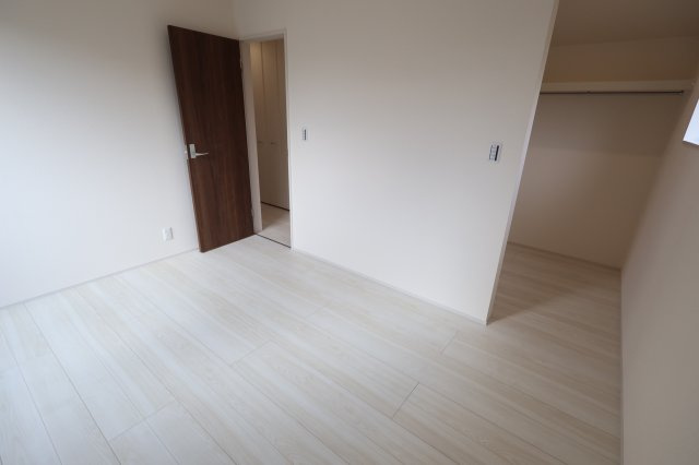 《仲介手数料無料》西区大字土屋72-11新築一戸建てリーブルガーデンの洋室|2階 6帖