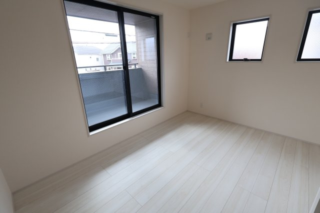 《仲介手数料無料》西区大字土屋72-11新築一戸建てリーブルガーデンの洋室|2階 7帖