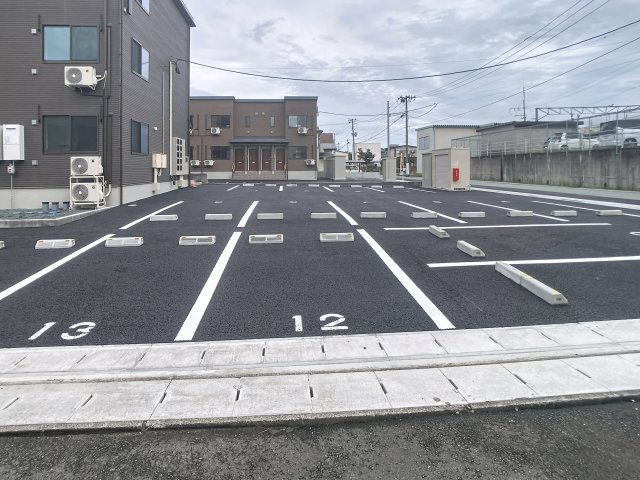 GRAND RICHESSE(グランリシェス)の駐車場
