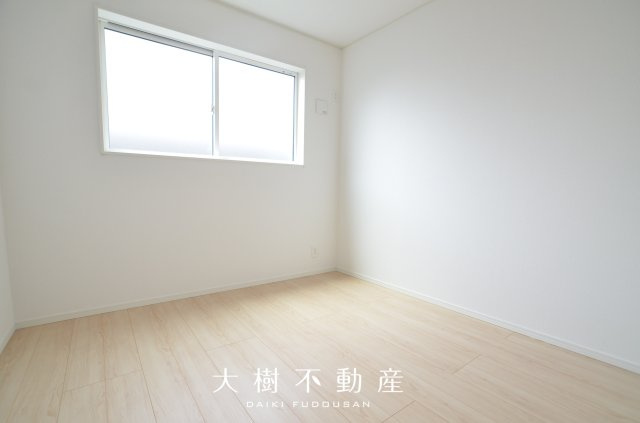 【洋室】 | 綾瀬市小園南２丁目 新築戸建て　全2棟【仲介手数料無料】 | 2階　洋室2（4.5帖）
