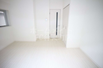 【寝室】 | セオリー大阪ベイシティ | 明るい寝室