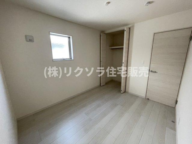 高柳7丁目　新築一戸建ての子供部屋|洋室5.1帖
■物件内覧・資金計画相談・住宅ローン相談、リフォーム相談、お問合せ受付中■
※当日・翌日のご内覧、ご相談はお電話でのお問合せがスムーズです！