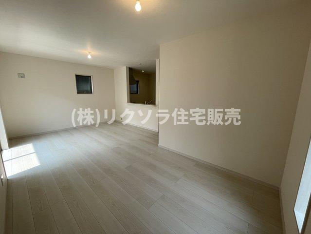 高柳7丁目　新築一戸建ての居間・リビング|LDK17.0帖
■物件内覧・資金計画相談・住宅ローン相談、リフォーム相談、お問合せ受付中■
※当日・翌日のご内覧、ご相談はお電話でのお問合せがスムーズです！