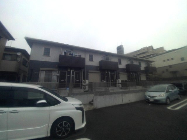 ラフィーエ住吉の駐車場
