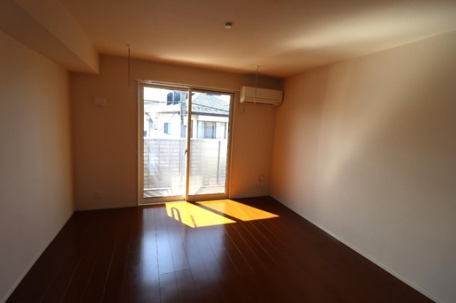 ソル・セレッソⅡの居間・リビング