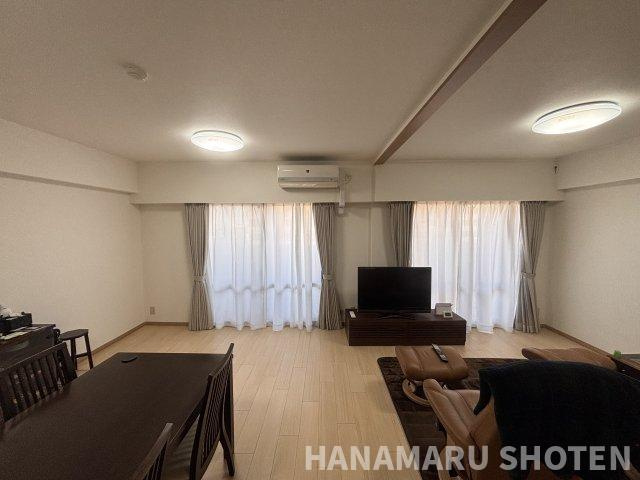 アリーナコースト壱番街の居間・リビング|＊当日ご案内可＊ご希望の物件まとめてご案内！弊社が掲載していない物件でもOK♪お気軽にご相談ください ♪お電話でのお問合わせがスムーズ♪