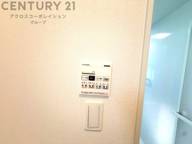 暖房機能があるため、冬場でも温かい浴室で入浴でき、乾燥機能があるため、水気を素早く取り除けます。また、換気機能があるため、湿気を素早く排出してカビや雑菌の発生を防ぐことができます。