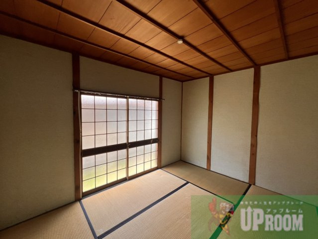 勝川町9丁目岡島貸家の和室