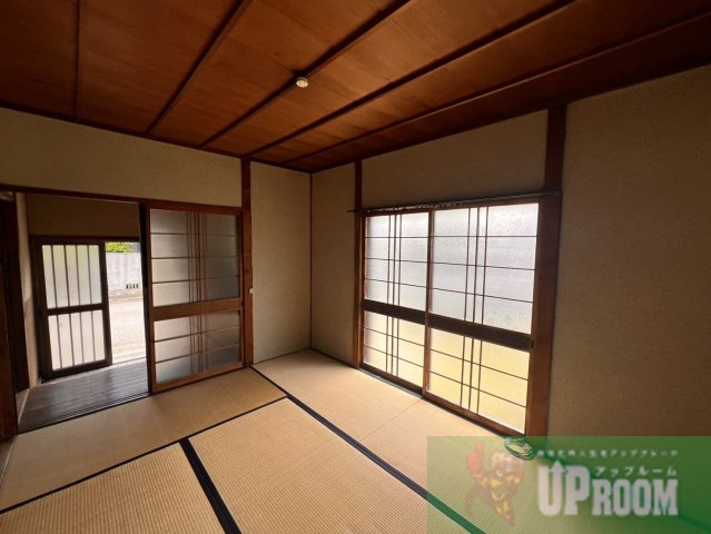 勝川町9丁目岡島貸家の和室
