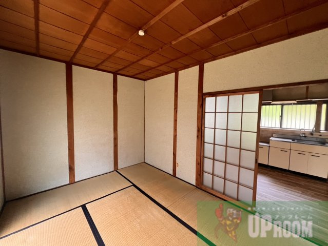 勝川町9丁目岡島貸家の和室