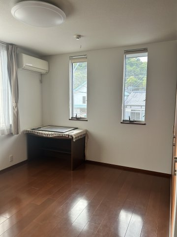 用宗三丁目店舗付中古住宅の洋室