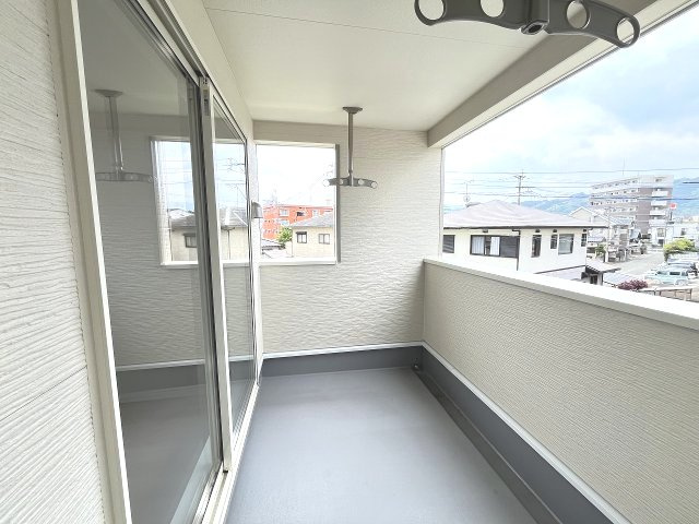 【バルコニー】 | 那珂川市今光8丁目第2　1号棟（全3棟）【仲介手数料無料・0円】 | 現地写真。インナーバルコニーです。