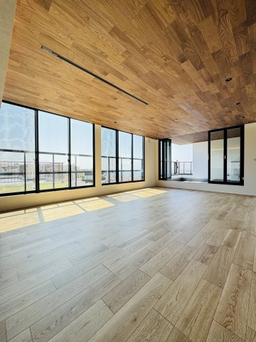 KAMAKURAYAMA HILLS — 海と富士を望む邸宅の居間・リビング