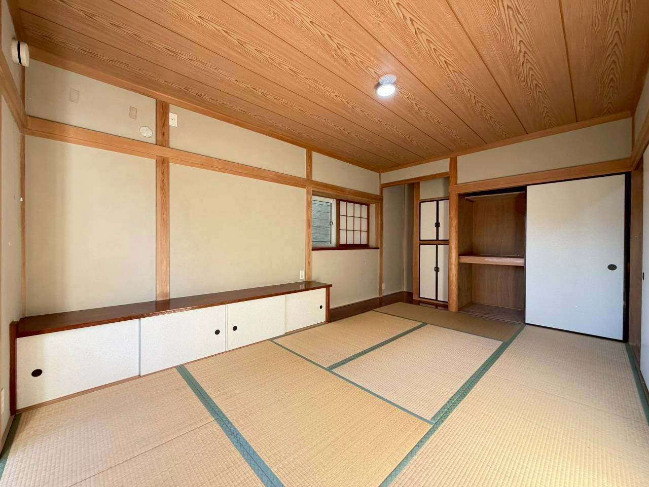 練馬区中村2丁目　敷地30坪超×延床42坪超　大型倉庫付き地下車庫の浴室