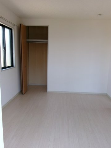 フォーレスはまゆうの洋室