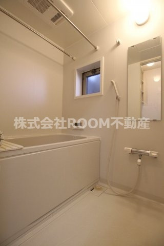 フリューゲル年見の浴室|コンパクトで使いやすいお風呂です