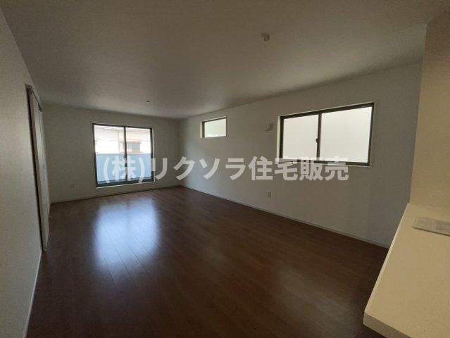 春日町　新築一戸建てのダイニング|LDK19.0帖
■物件内覧・資金計画相談・住宅ローン相談、リフォーム相談、お問合せ受付中■
※当日・翌日のご内覧、ご相談はお電話でのお問合せがスムーズです！