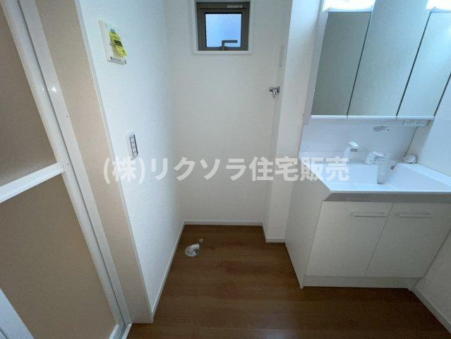 春日町　新築一戸建てのランドリースペース|ドラム式も設置可能
■物件内覧・資金計画相談・住宅ローン相談、リフォーム相談、お問合せ受付中■
※当日・翌日のご内覧、ご相談はお電話でのお問合せがスムーズです！