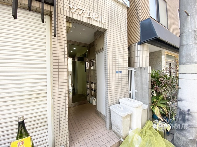 サアムビルのエントランス|こちらが入口です☆