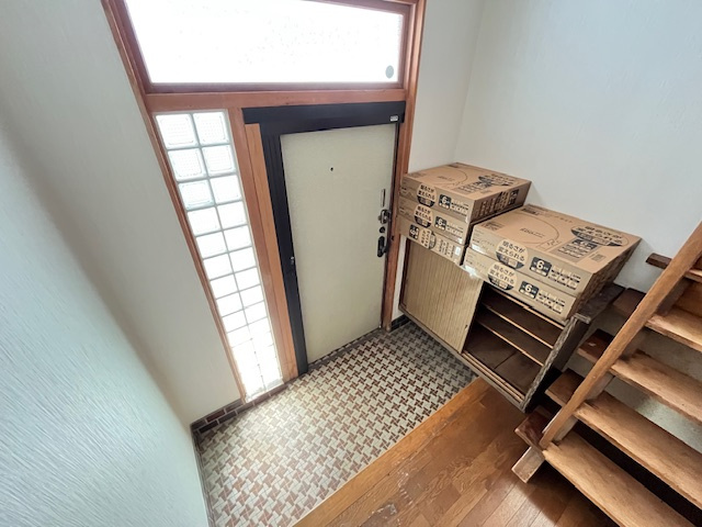 楠ヶ丘貸家の玄関