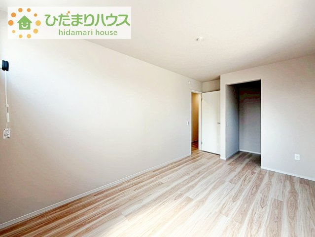 【洋室】 | つくば市高野3期　新築戸建　1号棟 | 大きなベッドを置いても余裕の広さの主寝室♪