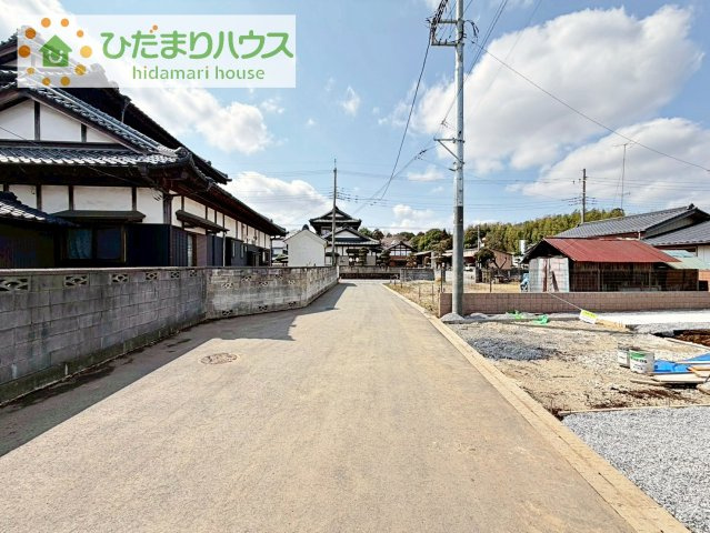 【前面道路含む現地写真】 | つくば市高野3期　新築戸建　1号棟 | 南道路に面しているので日当たり良好☆光が差し込む明るい暮らしが可能です(^^)/