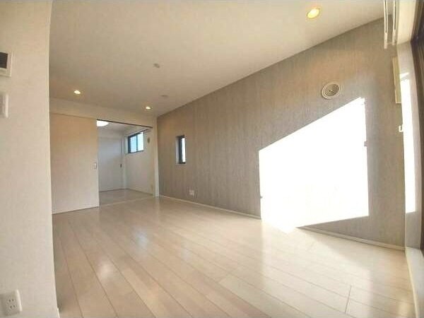 ハーモニーテラス千代田の居間・リビング