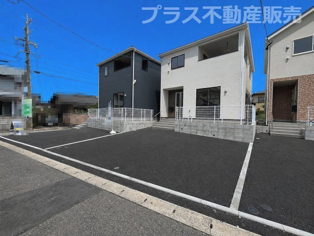 【玄関】 | 那珂川市今光8丁目第2　2号棟（全3棟）【仲介手数料無料・0円】 | 施工例。施工例は完成時と異なる場合があります。