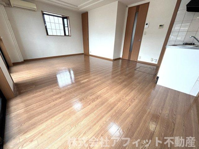 【居間・リビング】 | グリシーナ | LDK13.2帖※イメージです