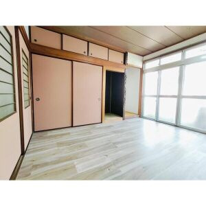 中野町二丁目戸建の収納
