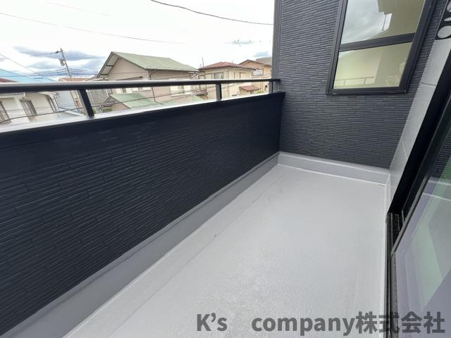 茅ヶ崎市堤　新築戸建のバルコニー|幅広い奥行きもあるバルコニーが設けられております♪