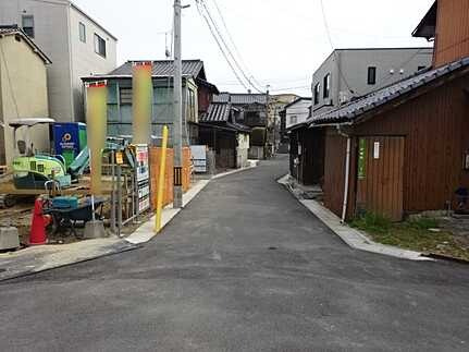 広島市南区山城町　新築一戸建ての前面道路含む現地写真