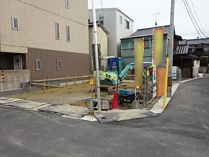 広島市南区山城町　新築一戸建ての前面道路含む現地写真