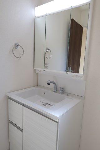 《仲介手数料無料》西区大字西新井505-178新築一戸建てリーブルガーデンの独立洗面台
