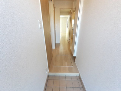 【玄関】 | グランドール飯塚Ⅰ | シンプルで使いやすい玄関です