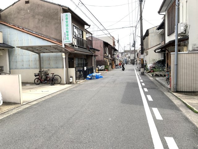 京都市北区紫野宮東町　中古一戸建の前面道路含む現地写真