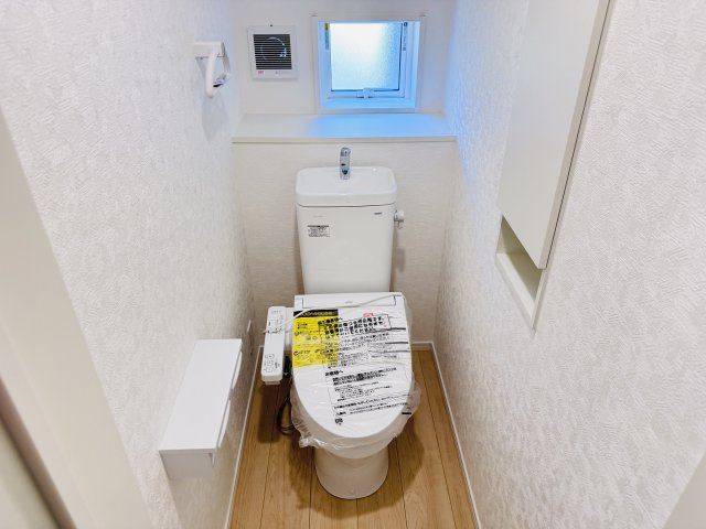 松戸市根木内新築戸建（根木内第10）のトイレ|温水洗浄暖房便座つきトイレ