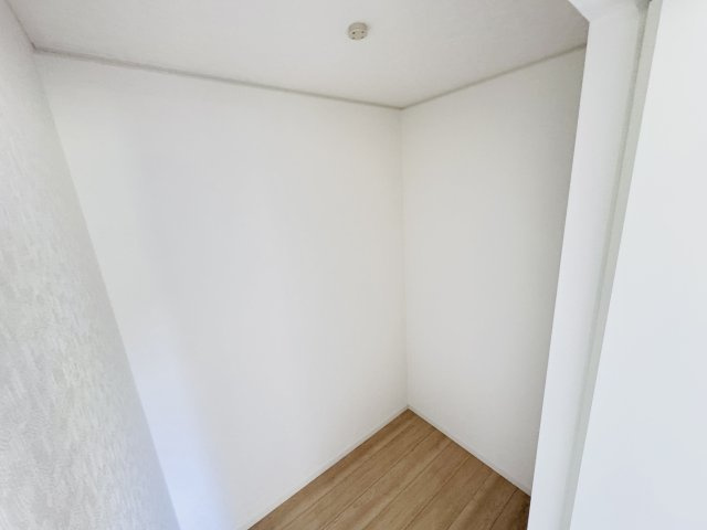 松戸市根木内新築戸建（根木内第10）の収納|6帖寝室・ウォークインクローゼット