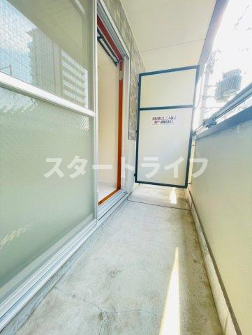 大阪市淀川区宮原１丁目の賃貸マンションのバルコニー