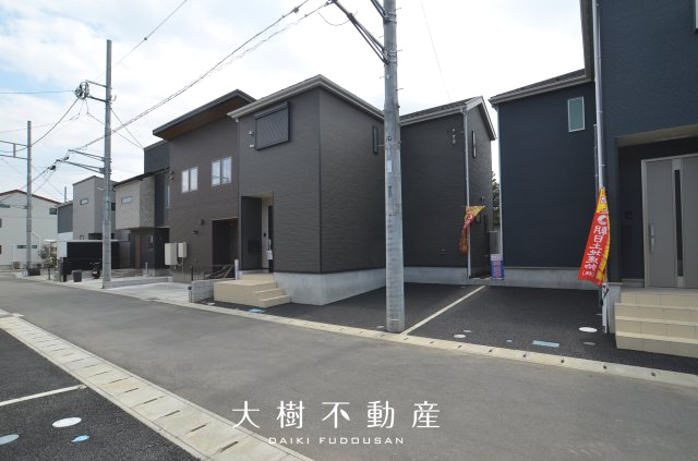 【前面道路含む現地写真】 | 海老名市社家２丁目　新築戸建て　全10棟　【仲介手数料無料】