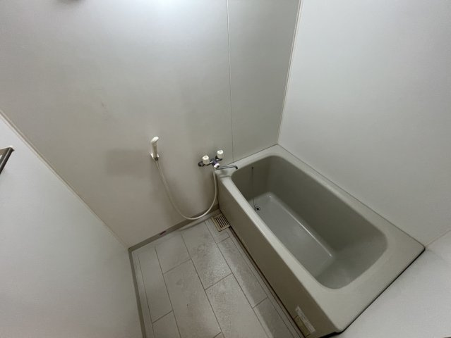 タカマツ神戸駅南通の浴室|同物件別部屋写真