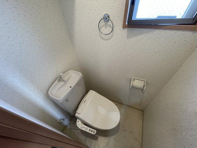 タカマツ神戸駅南通のトイレ|同物件別部屋写真