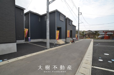 【前面道路含む現地写真】 | 海老名市社家２丁目　新築戸建て　全10棟　【仲介手数料無料】