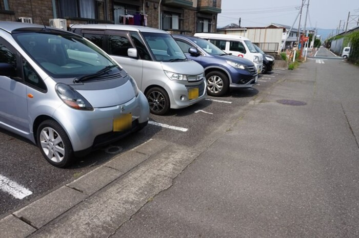 クレ ドゥ リュヌの駐車場