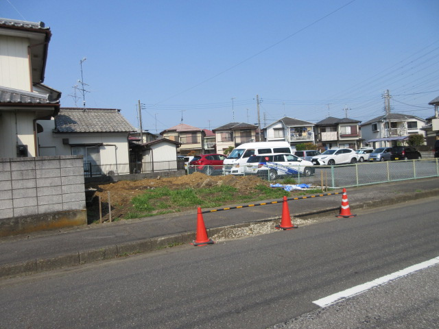 【仲介手数料無料】新築戸建　熊谷市柿沼780-4（全1棟）の前面道路含む現地写真