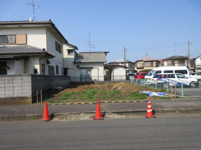 【仲介手数料無料】新築戸建　熊谷市柿沼780-4（全1棟）の前面道路含む現地写真