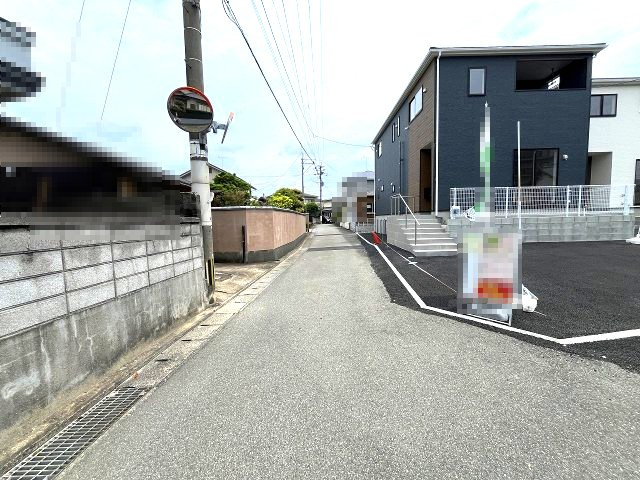 【その他】 | 那珂川市今光8丁目第2　3号棟（全3棟）【仲介手数料無料・0円】 | 現地写真。前面道路です。