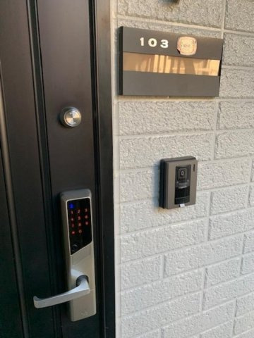 セジュール　クレスト　B棟の玄関