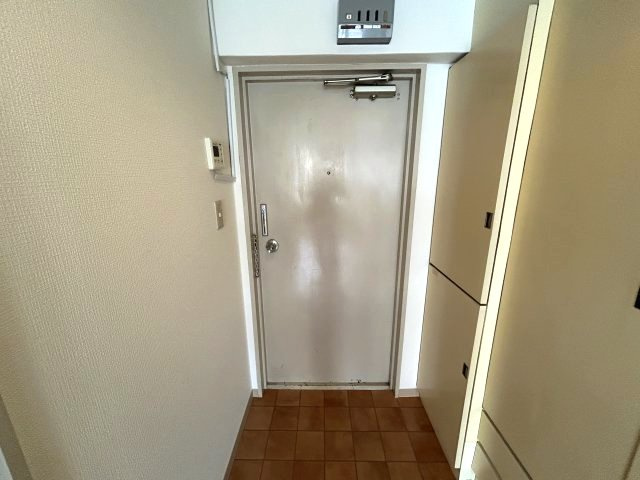 メゾンド山手の玄関